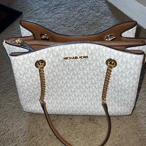 Michael Kors Teagen Bag